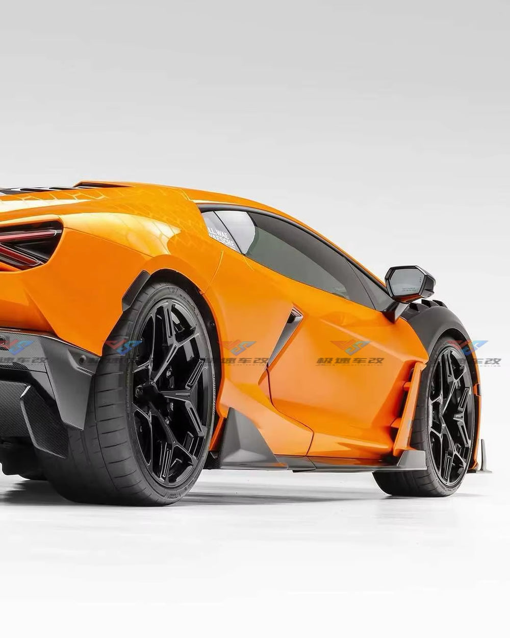 Dry Carbon Fiber for Lamborghini Revuelto Vors Style Body Kit New Condition Front Lip Rear Diffuser Spoiler Hood
