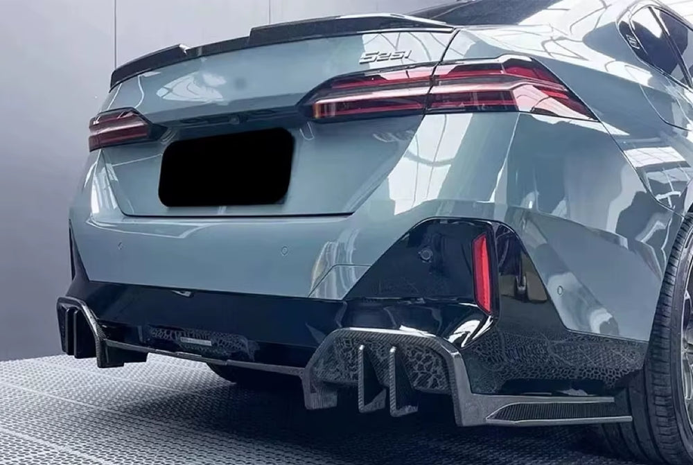 Mp Style Carbon Fiber Body Kit for BMW 5 Series G60 2024+ Carbon Fiber Front Lip Skirt Rear Diffuser Spoiler Mirror Housing