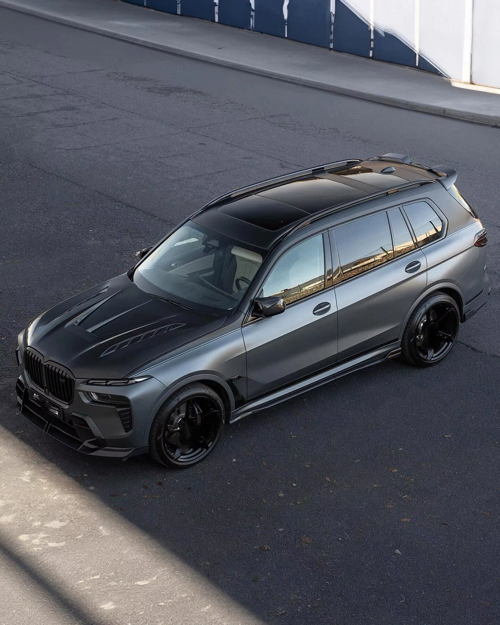 Ld Style Body Kit for BMW X7 G07 Carbon Fiber Front Lip Skirt Diffuser Spoiler Hood Body Kit.
