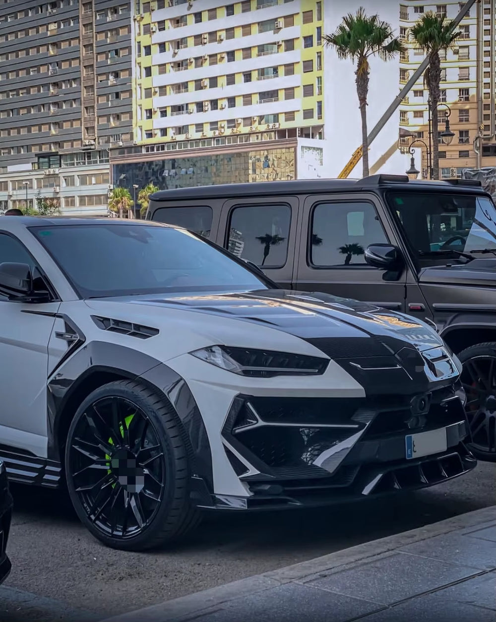 Ky-Style Dry Carbon Fiber Body Kit for Lamborghini Urus Car Bumper Front Lip Rear Diffuser Spoiler Hood Wide-Body Body Kit