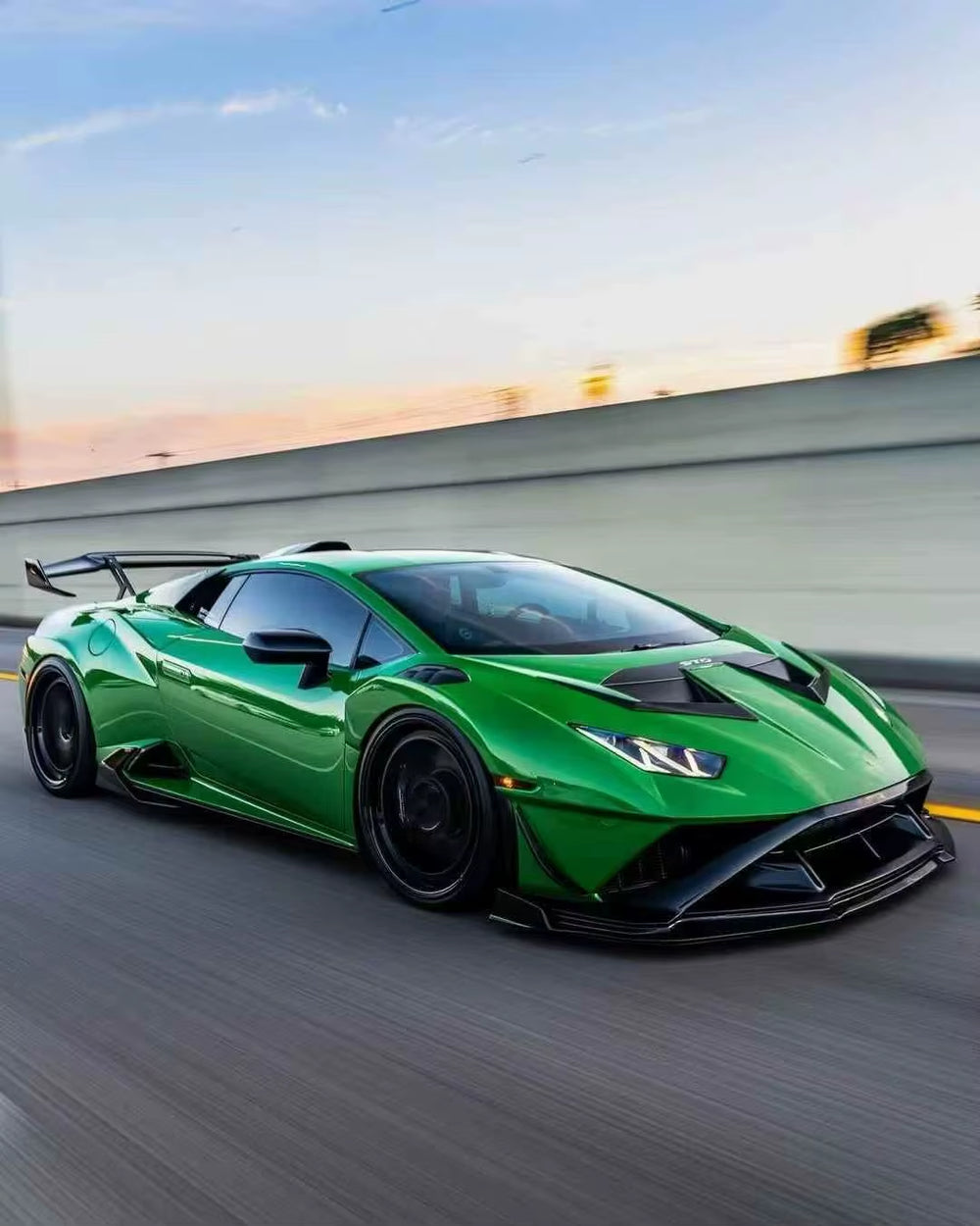 High Quality Dry Carbon Fiber V-Style Body Kit for Lamborghini STO Front Lip Skirt Rear Diffuser Spoiler Hood Body Kit