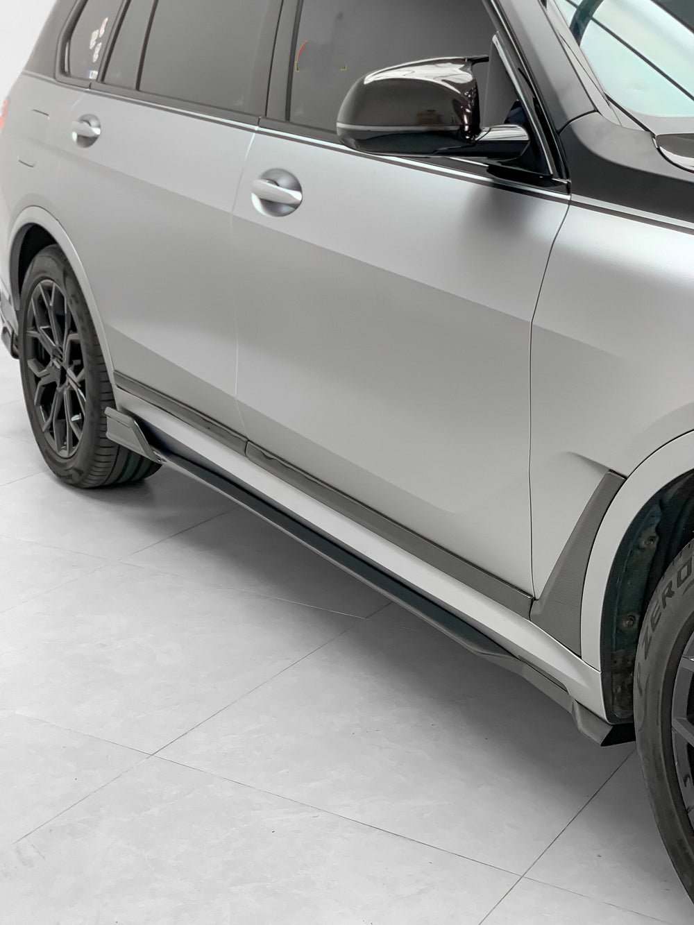 Karosserie-Kit aus Carbon für BMW X7 G07, mit Lippe, Seitenschwellern, Diffusor, Heckspoiler und Motorhaube