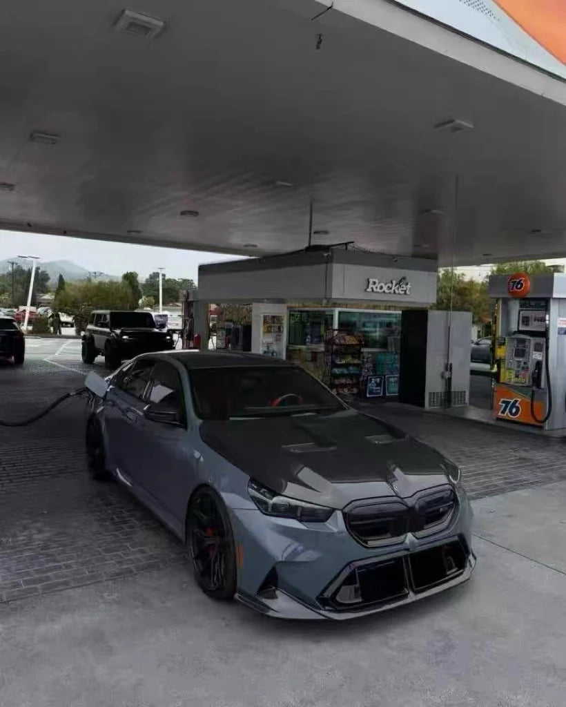 Capot en carbone sec pour BMW M5 G90