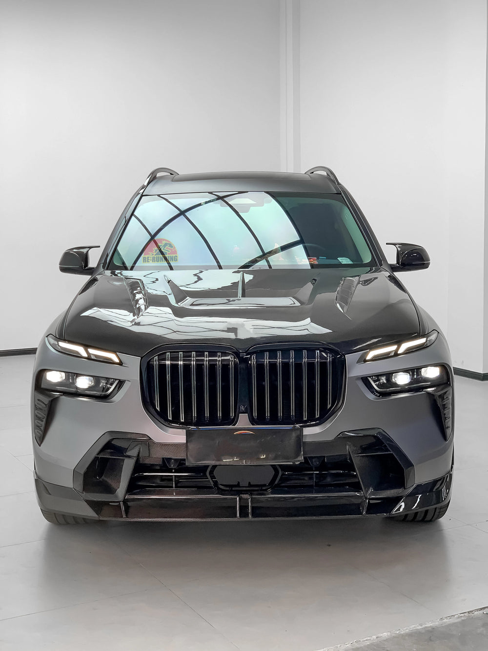 Karosserie-Kit aus Carbon für BMW X7 G07, mit Lippe, Seitenschwellern, Diffusor, Heckspoiler und Motorhaube