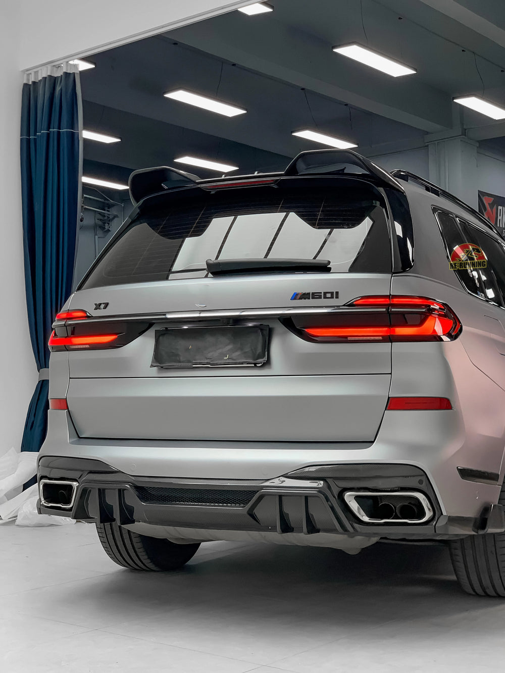 Karosserie-Kit aus Carbon für BMW X7 G07, mit Lippe, Seitenschwellern, Diffusor, Heckspoiler und Motorhaube