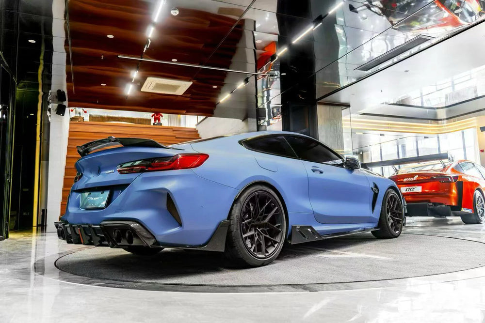 Kit de carrocería en fibra de carbono seca para BMW Serie 8 / M8