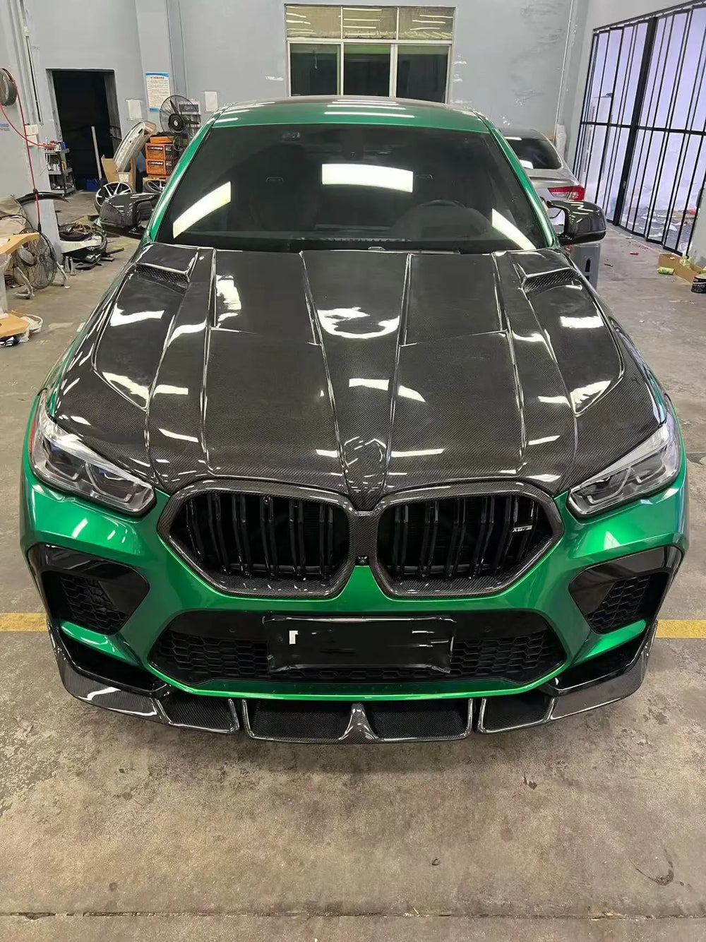 Kit carrosserie en fibre de carbone pour BMW X6 M F96, avec lame, bas de caisse, diffuseur, aileron et capot