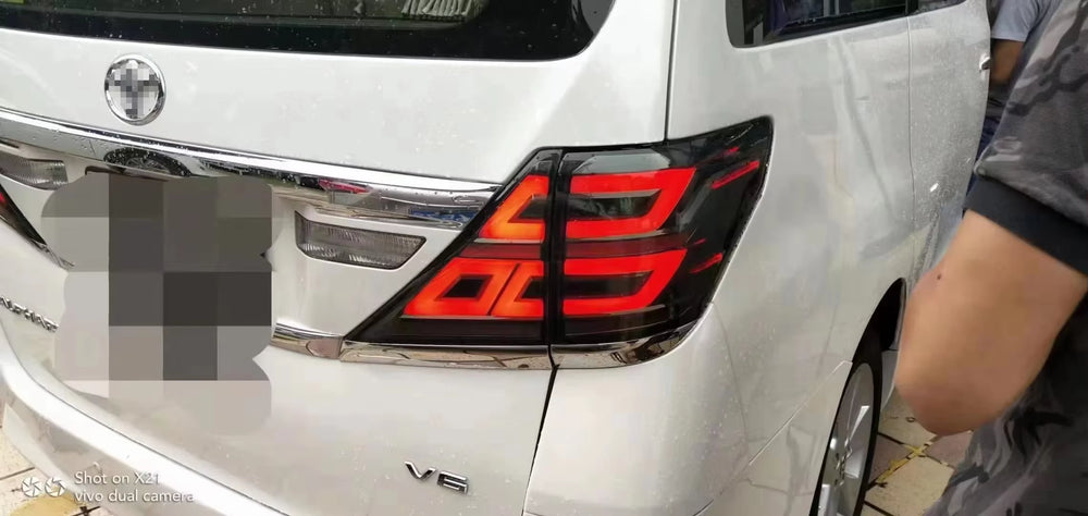 Auto Parts Tail Light for Toyota Alpha Tail Light Car Headlight Brake Light